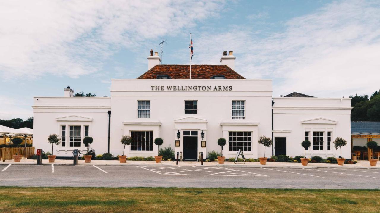 Hotel The Wellington Arms - Basingstoke-Reading à Heckfield Extérieur photo
