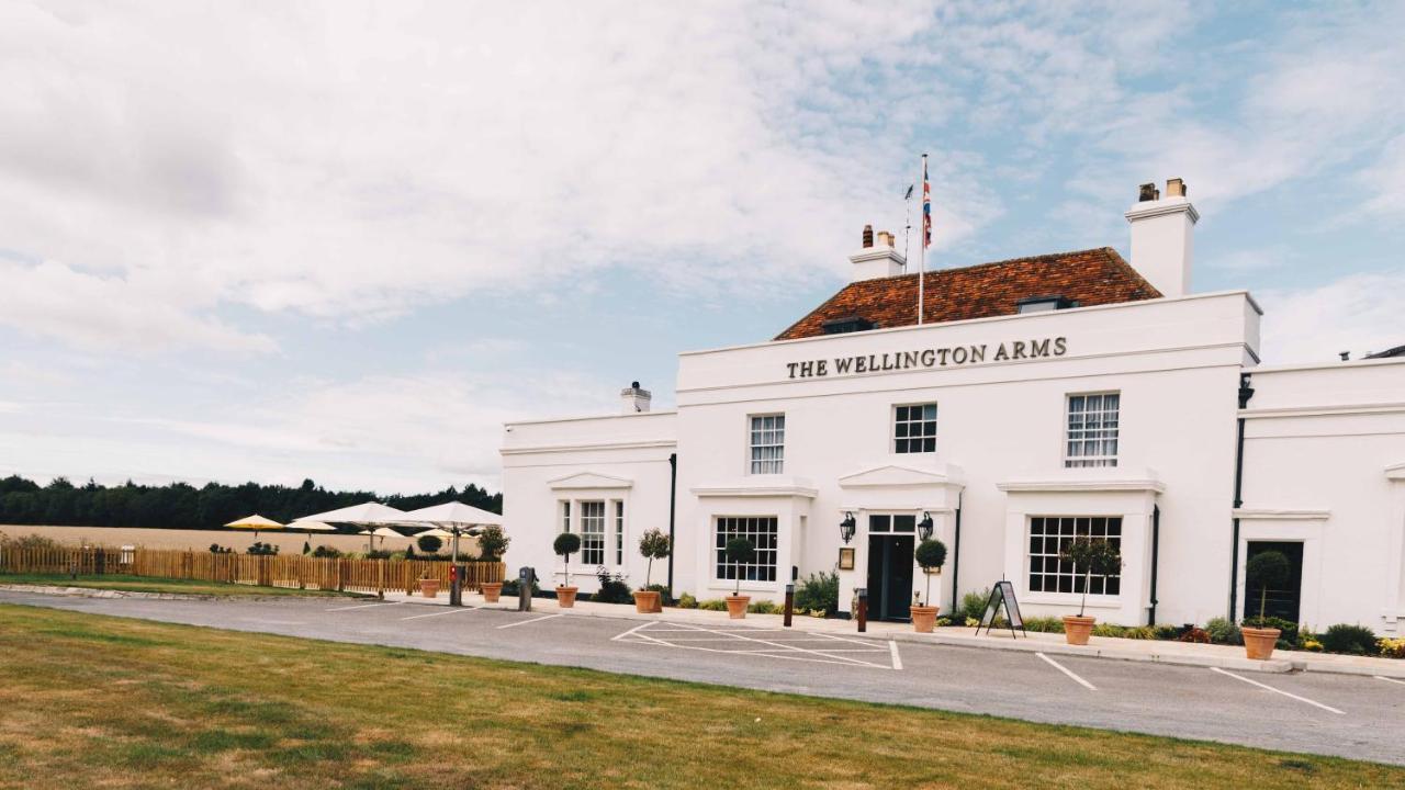 Hotel The Wellington Arms - Basingstoke-Reading à Heckfield Extérieur photo